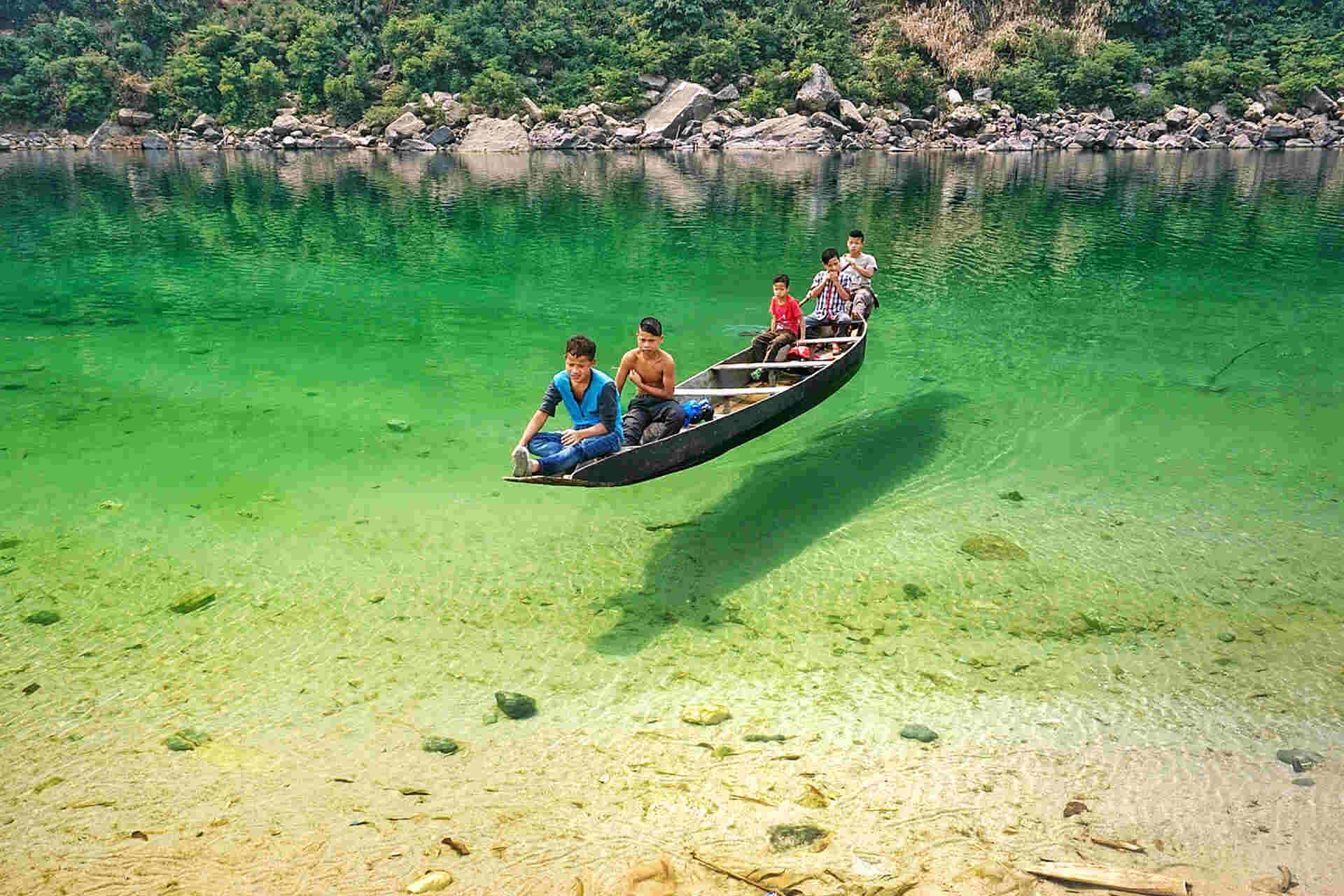 Dawki Lake