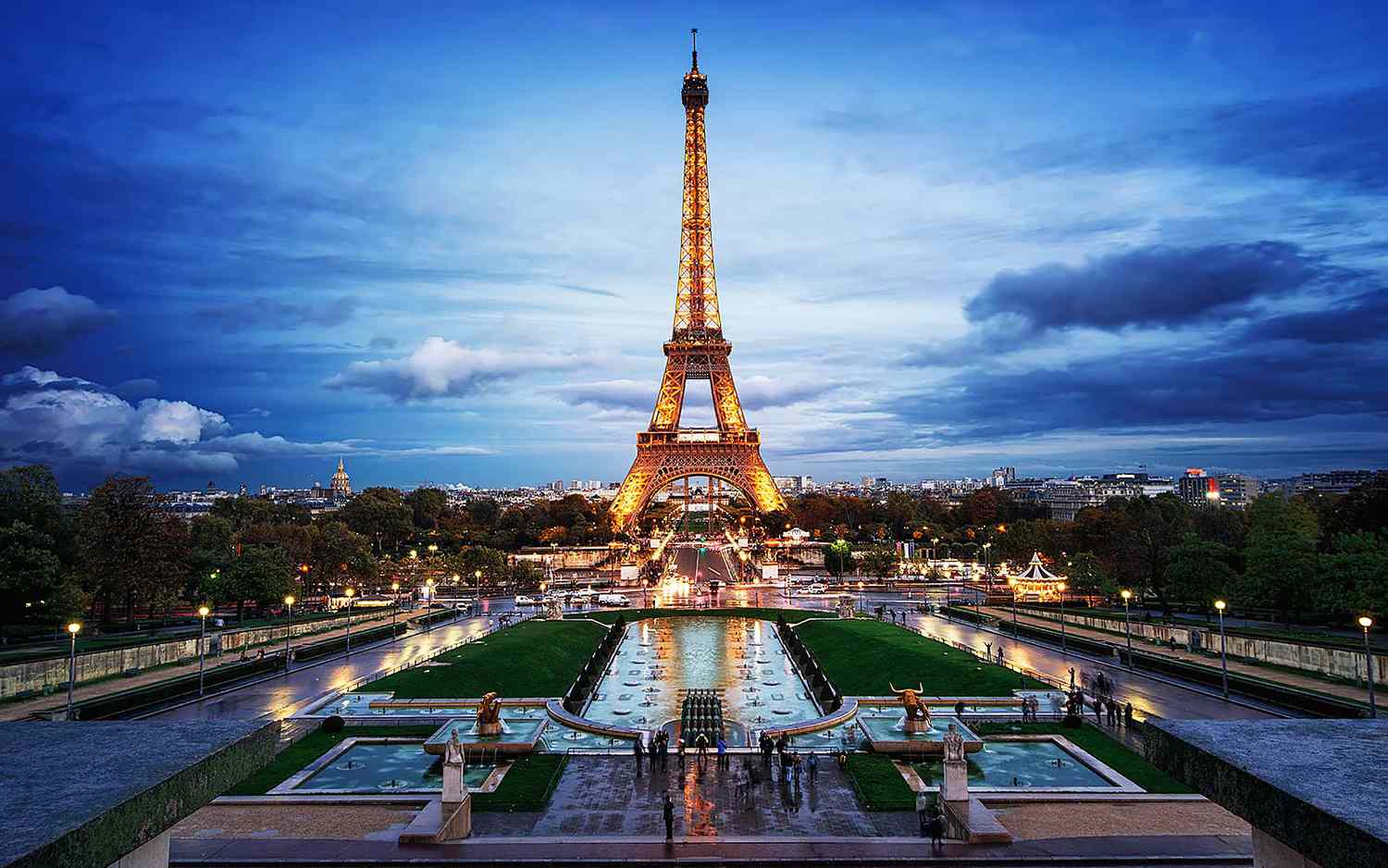 Day 1 Arrive into Paris